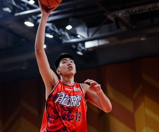 辽宁客场不敌广州遭遇两连败 威金顿末节17-0攻势