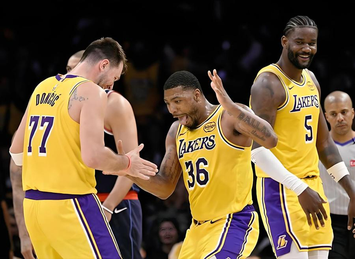 詹姆斯杜兰特领衔湖人迎战火箭 斯玛特艾顿或成