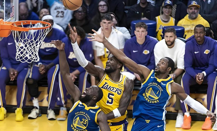 詹姆斯杜兰特领衔湖人迎战火箭 斯玛特艾顿或成